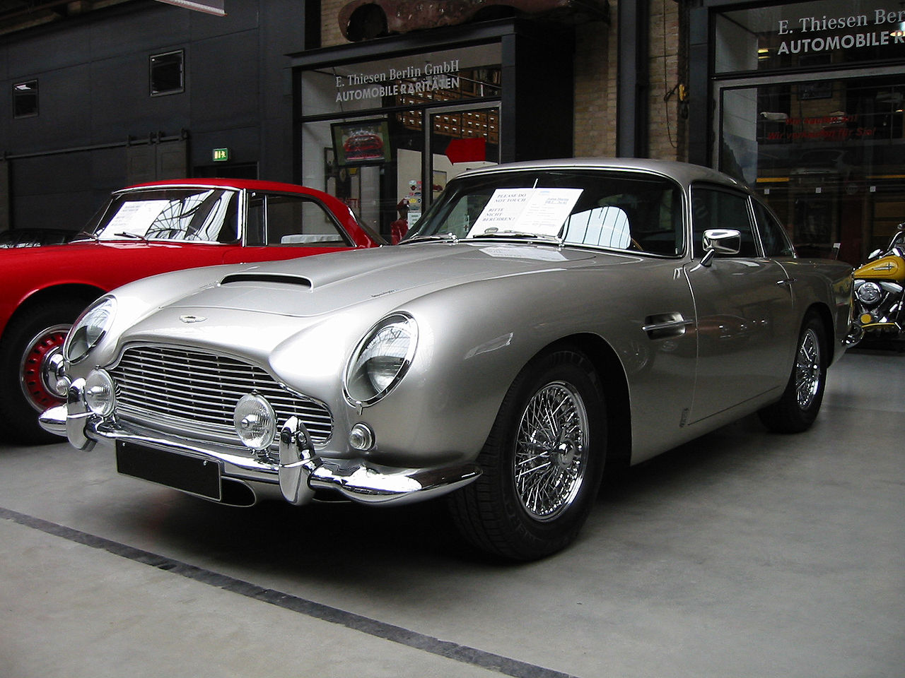 Aston-Martin DB5